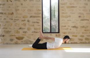 יוגה להפגת מתחים- גב עליון