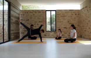 תרגול יוגה משפחתי- כל אחד בוחר תנוחה