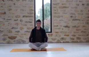 להתחבר מחדש לנשימה עם אימון פראניאמה- הדרכה לסדרה