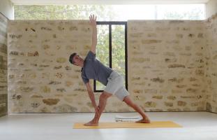 אימון ויג'נאנה יומי- לשלב בין התנוחות