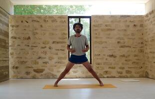 קורס איינגר יוגה למתחילים- שיעור רביעי