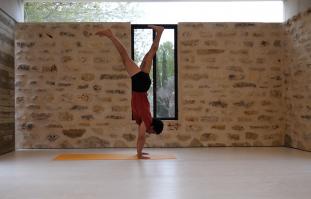 תרגול והדרכה לעמידות ידיים