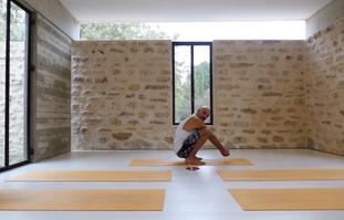 להתמקד בקצוות עם הפלייסטיק