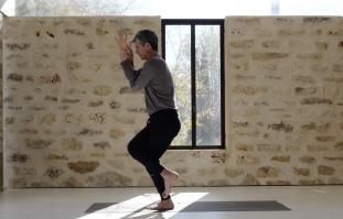 מהקרקע לשמיים – השתרשות, איזון ותנועה הרמונית