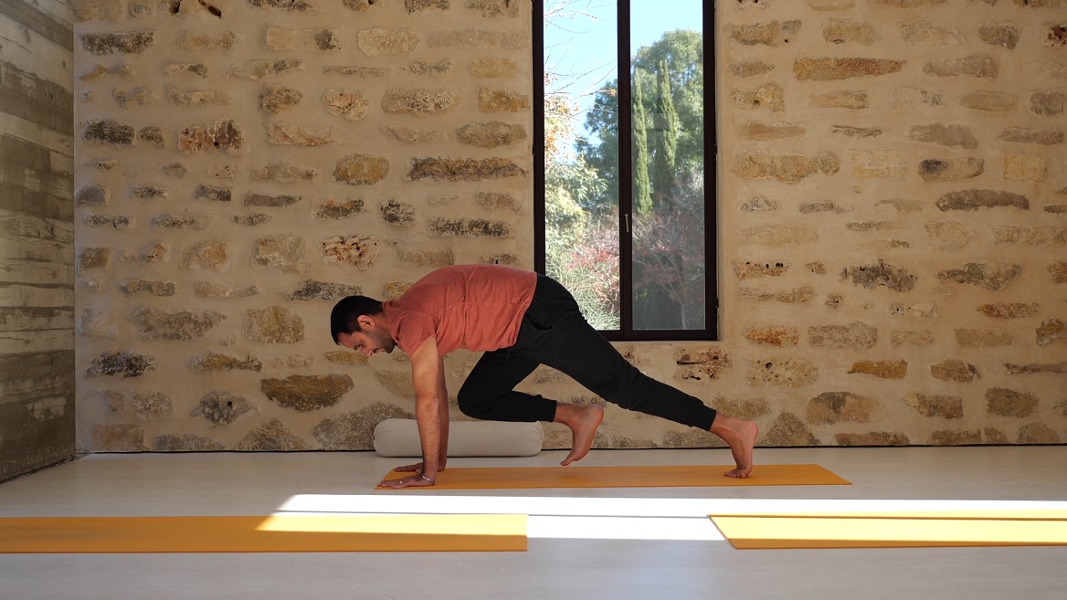 שיעור יוגה לחוסן נפשי