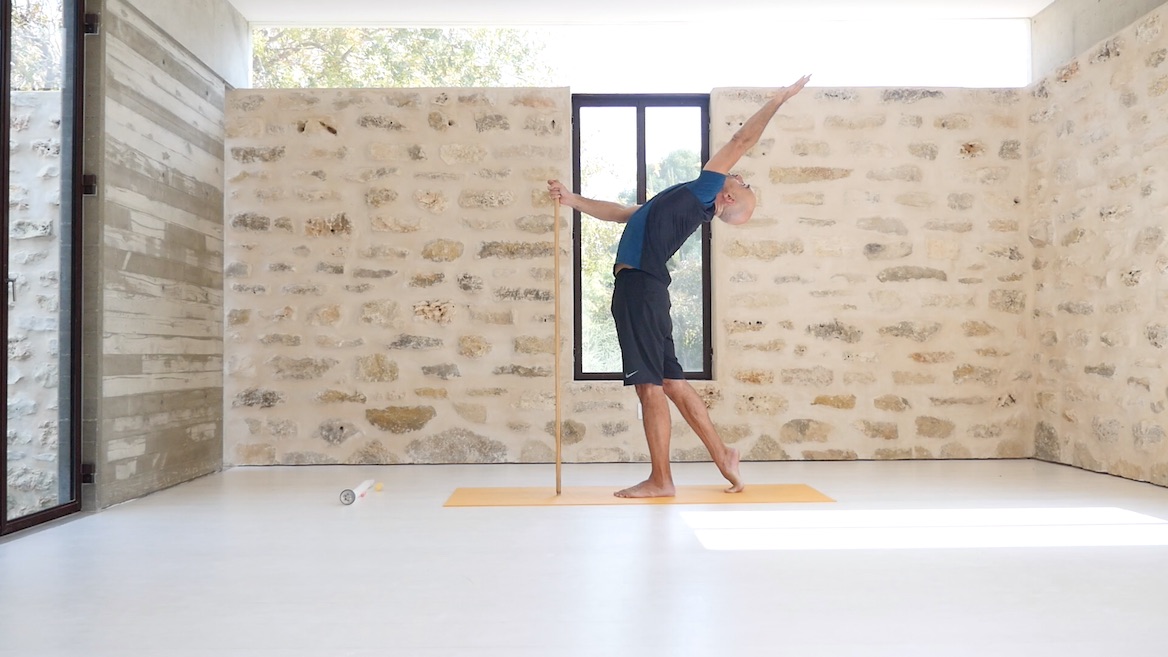 שיעור לשיפור הגמישות עם הפלייסטיק