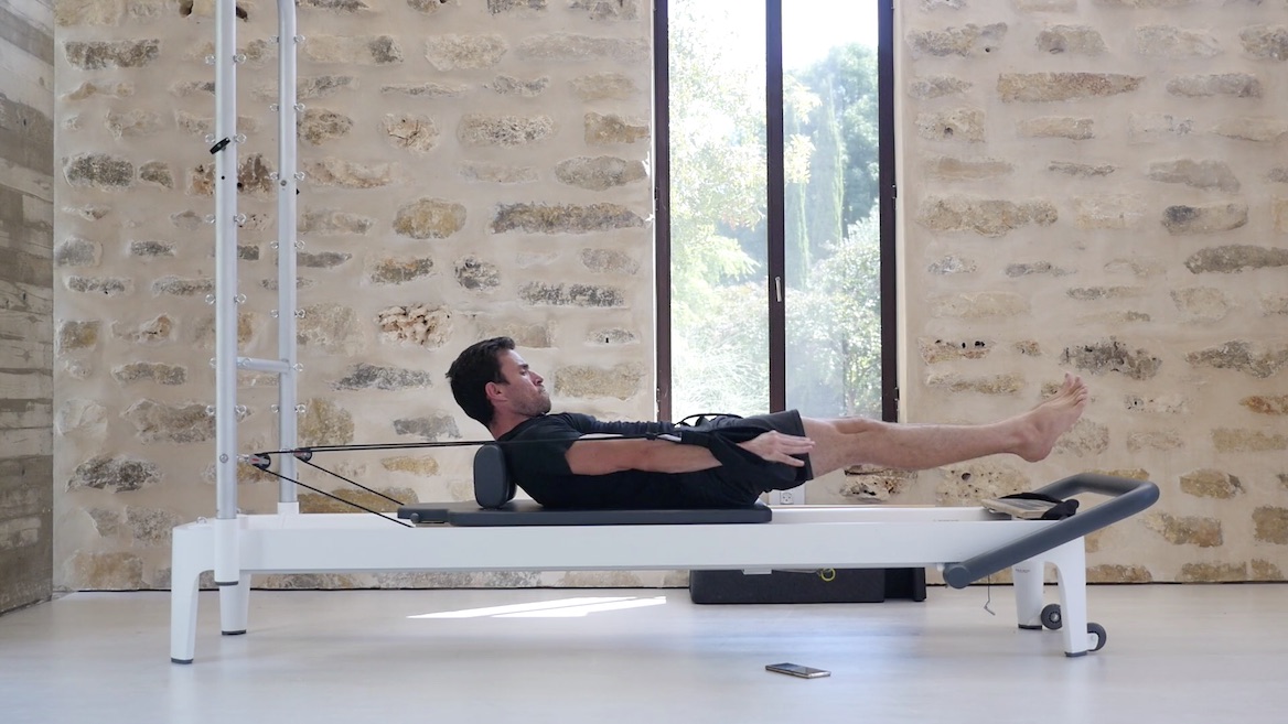 להתנסות בפילאטיס מכשירים עם מטרונום