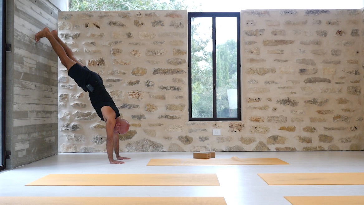 הכנה לעמידת ידיים מוצלחת