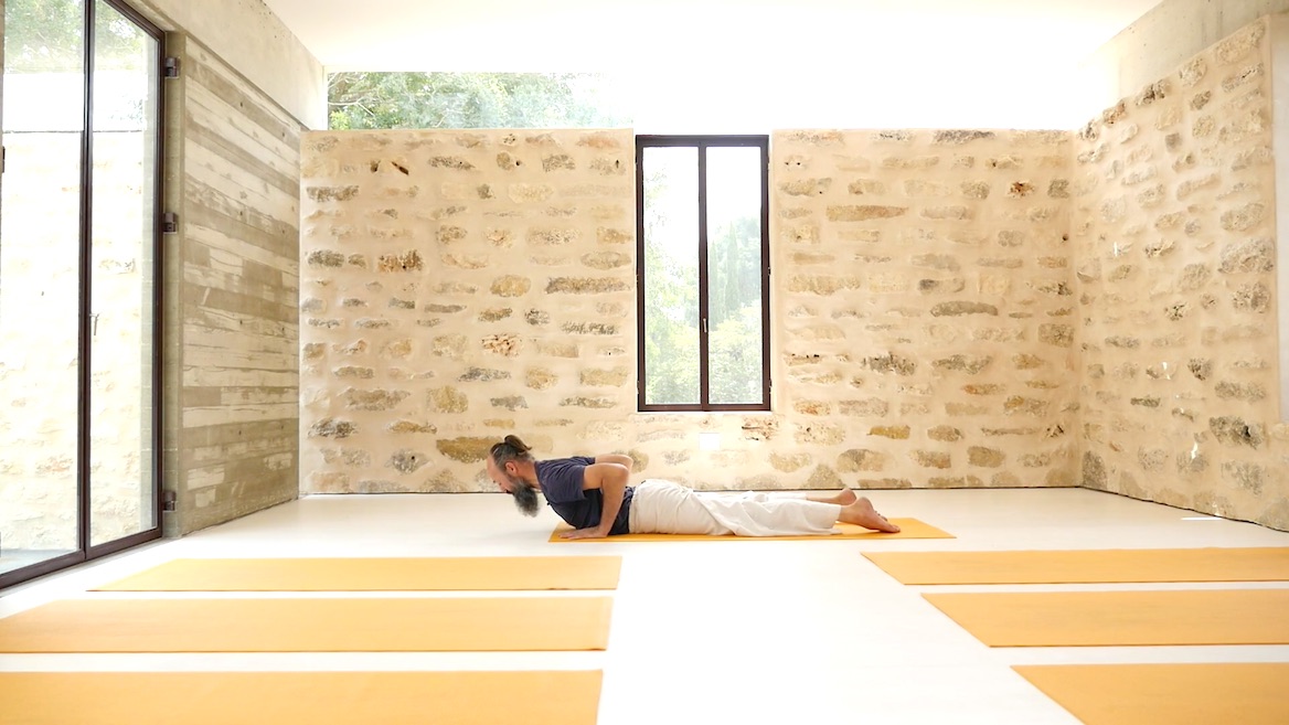 רצף שמוביל מישיבה לעמידה